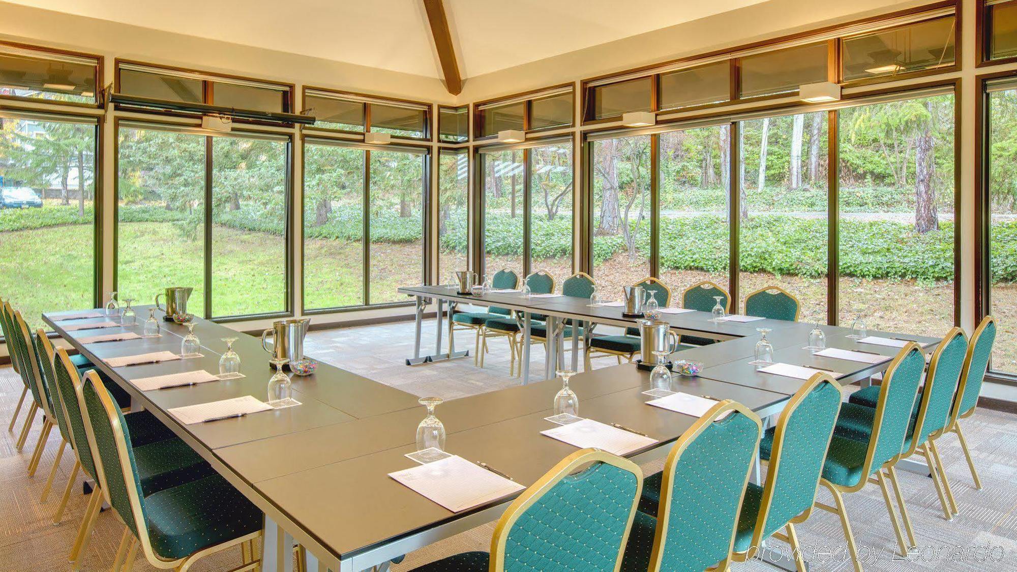 Talaris Conference Center Hotel Сиатъл Екстериор снимка