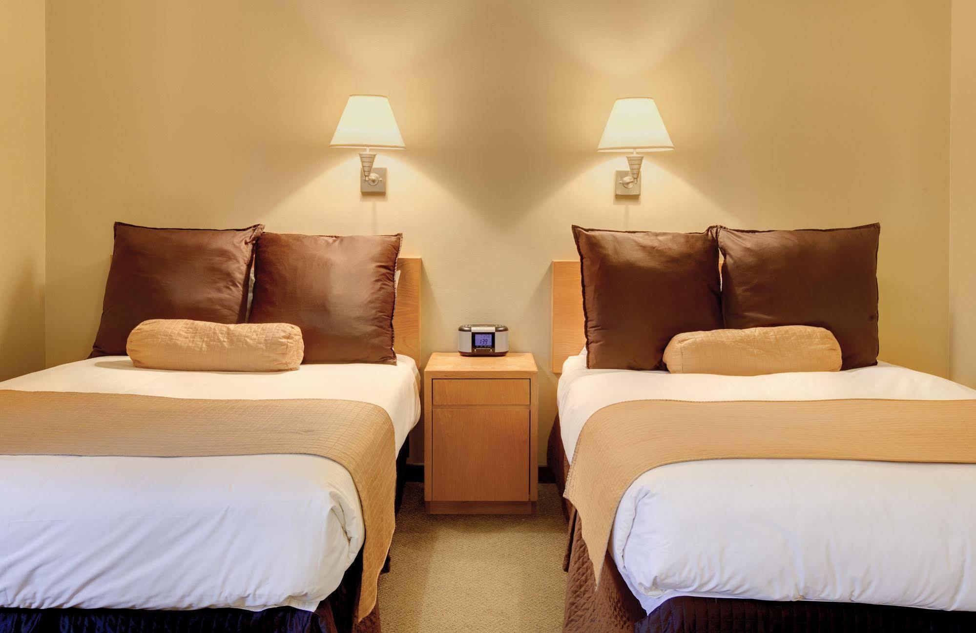 Talaris Conference Center Hotel Сиатъл Екстериор снимка